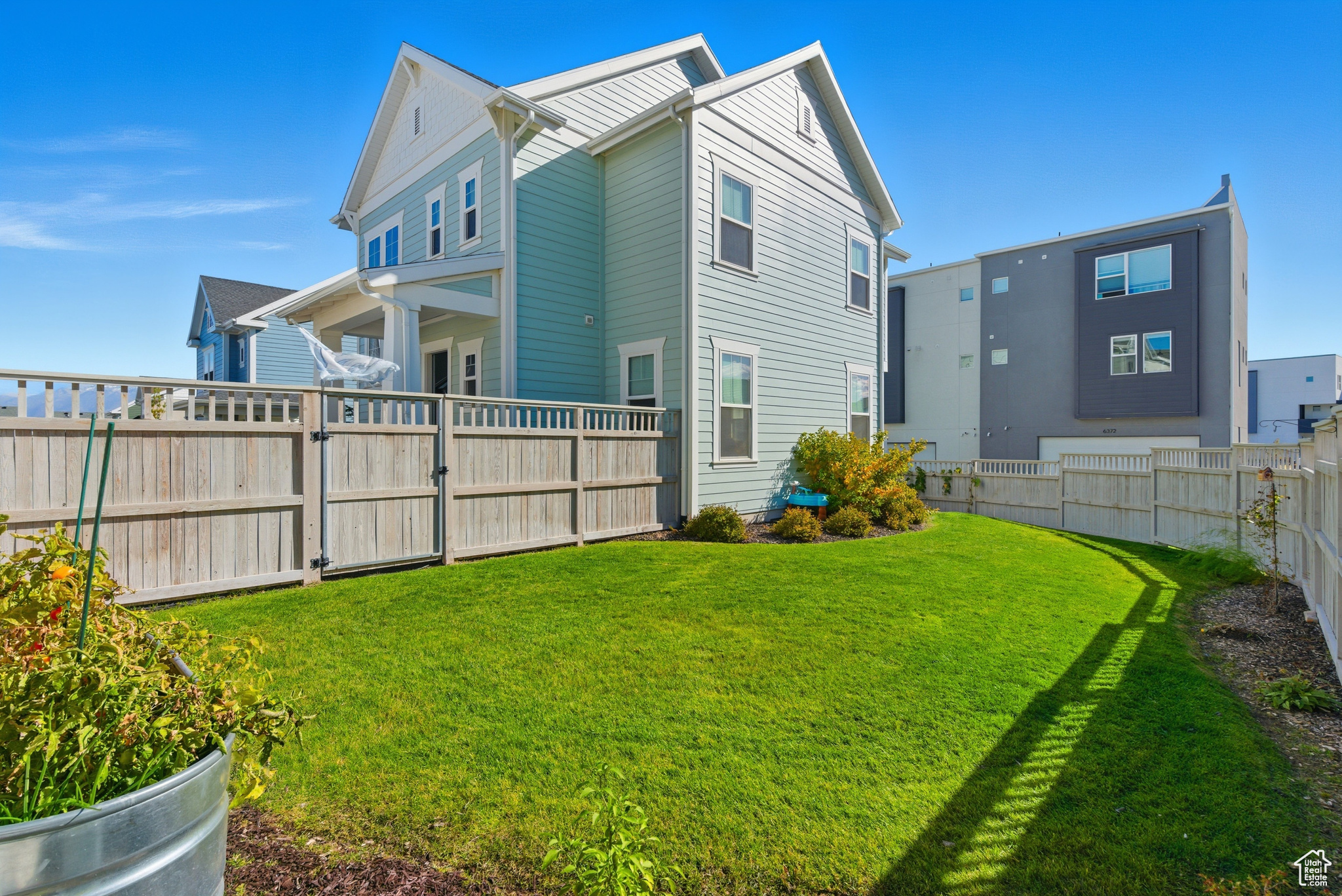 DAYBREAK - Residential