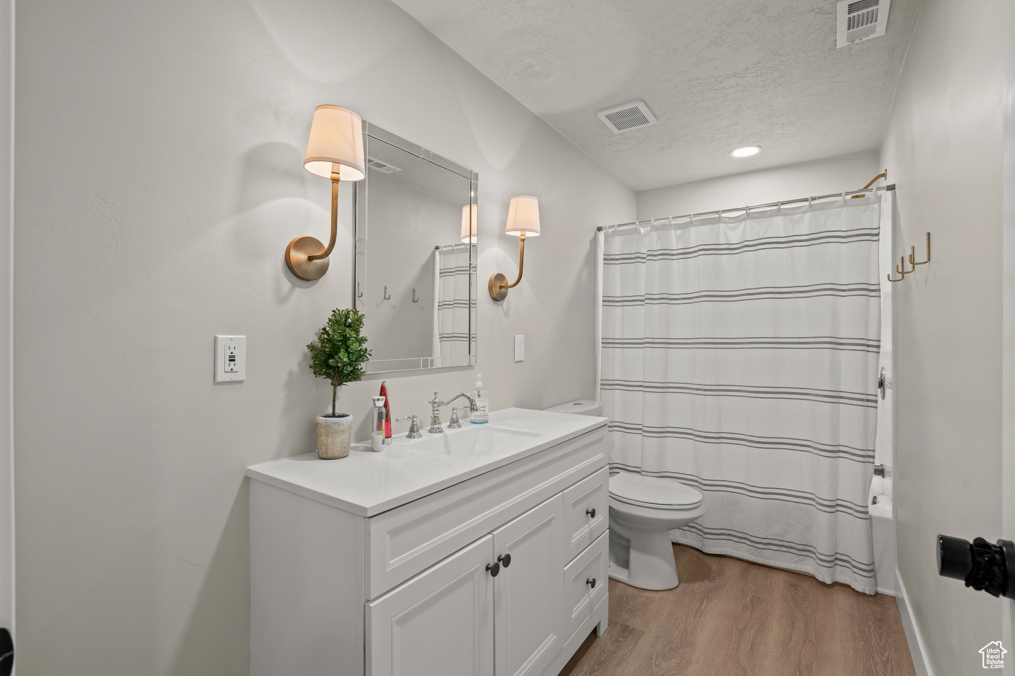 DAYBREAK - Residential