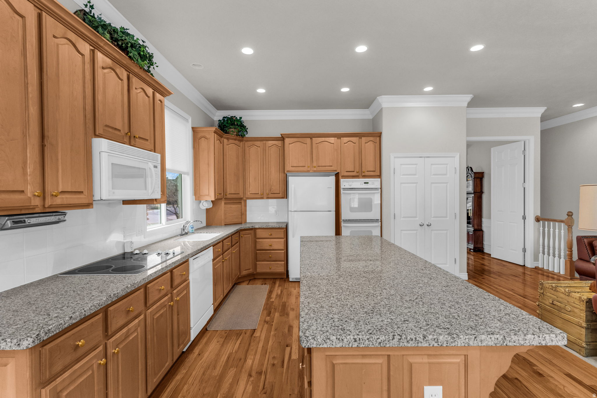 SUNSET RIDGE - Residential