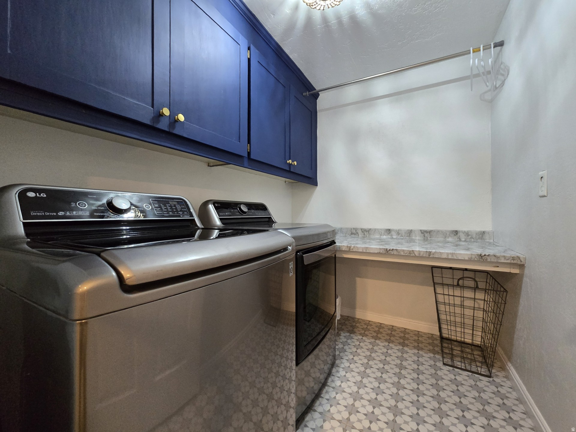 MOUNTAIN VIEW - Residential