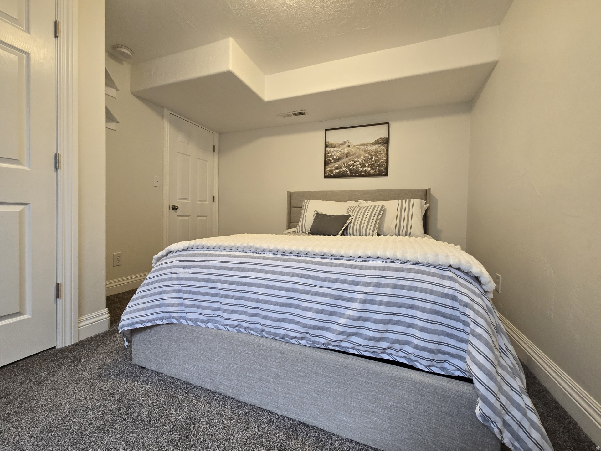 MOUNTAIN VIEW - Residential