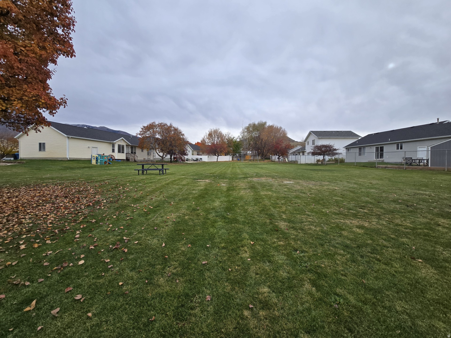 MOUNTAIN VIEW - Residential