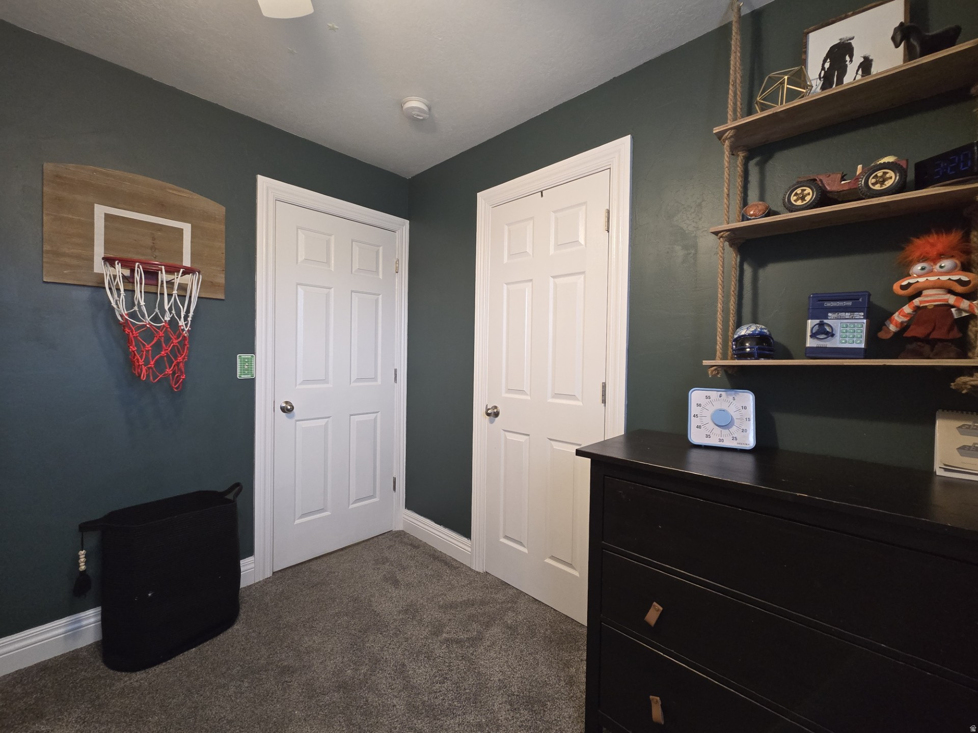 MOUNTAIN VIEW - Residential