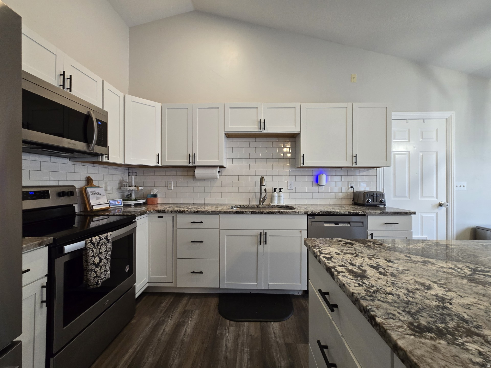 MOUNTAIN VIEW - Residential