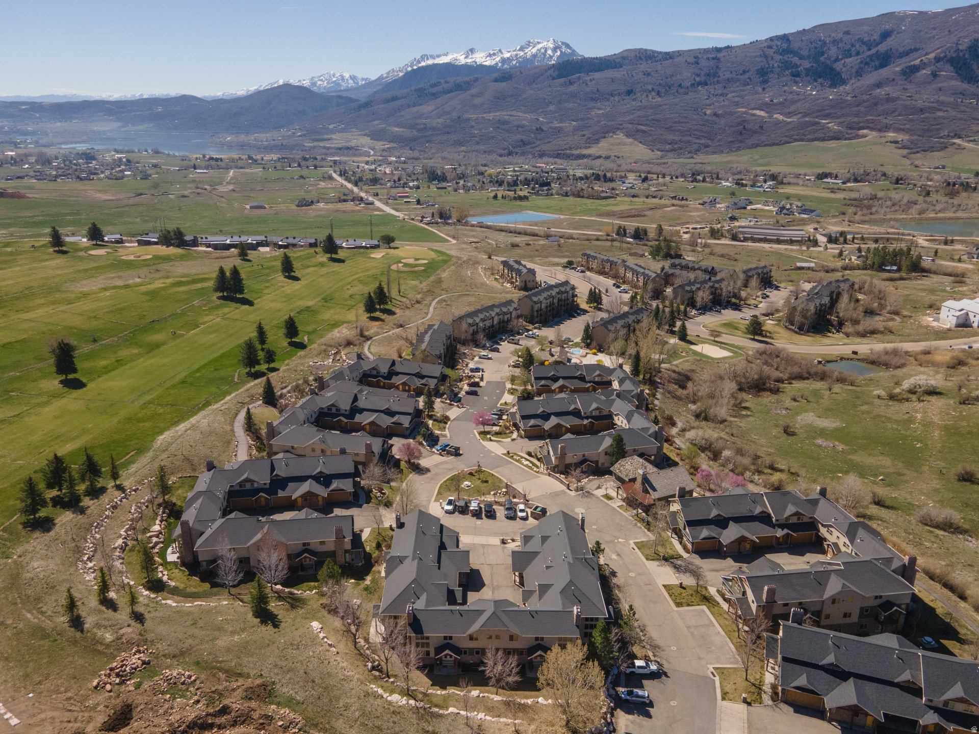 THE CASCADES - Residential