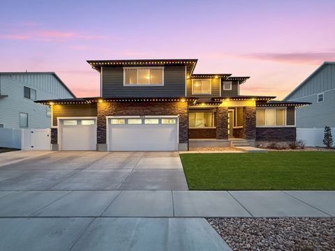 Photo of 3372 S PINYON LN, Mapleton, UT 84664 (MLS # 2135929)
