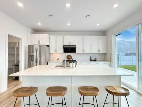 Tiny photo for 3372 S PINYON LN, Mapleton, UT 84664 (MLS # 2135929)