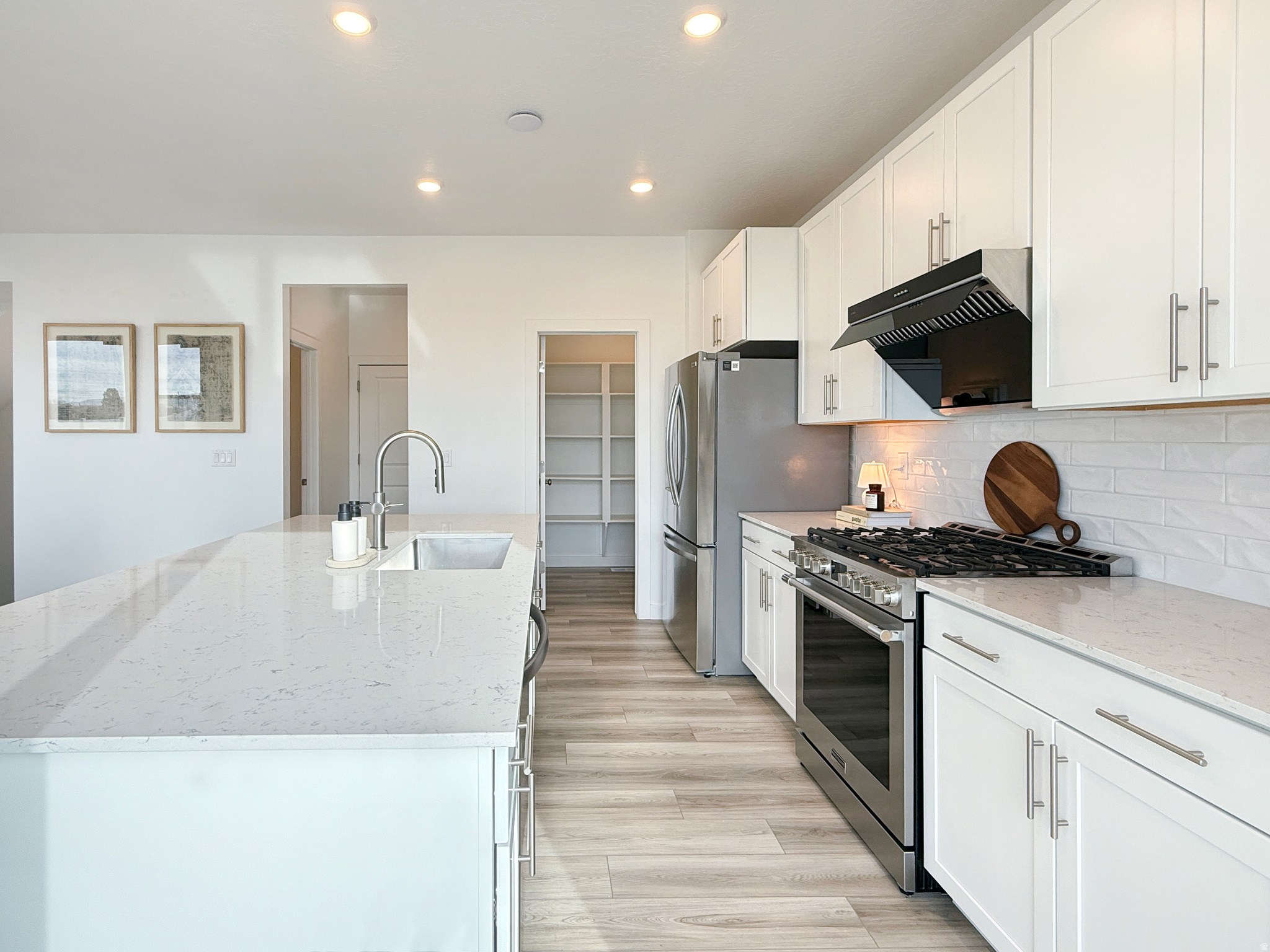 MAPLETON HEIGHTS - Residential