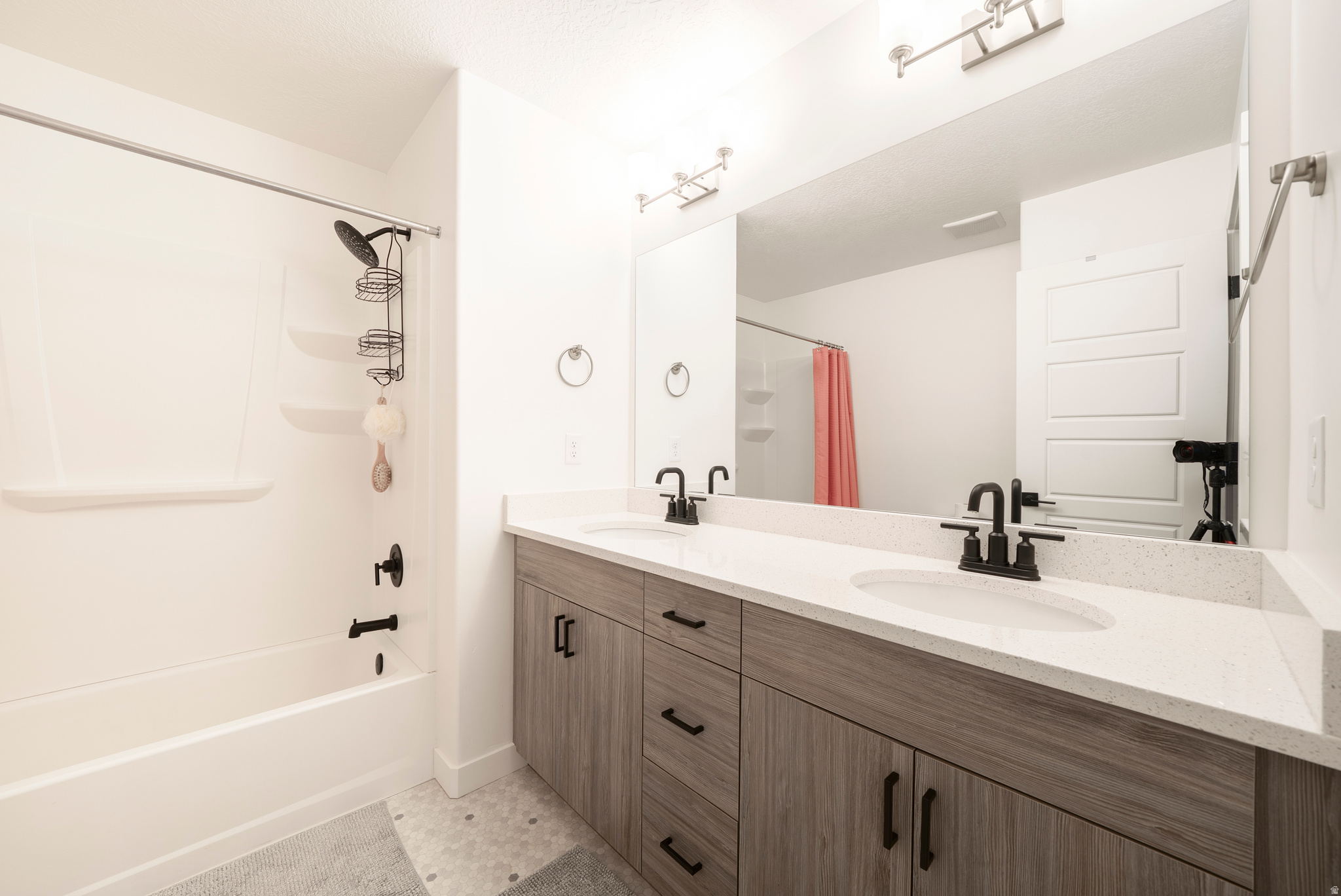 MONTEBELLO - Residential