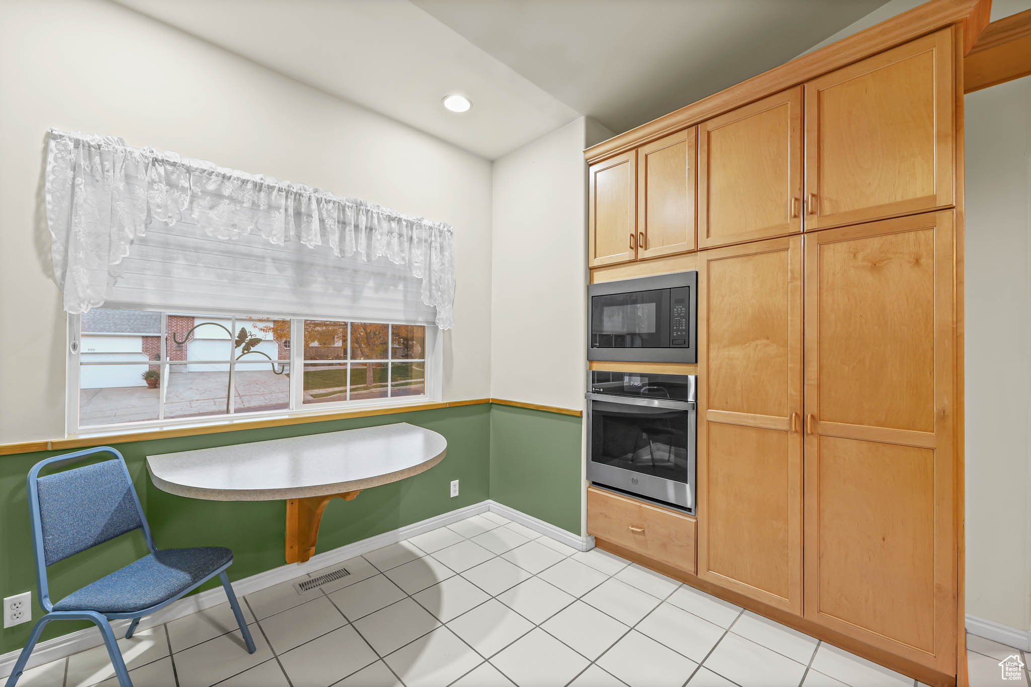 THE OAKS AT DEER HOLLOW AMD - Residential