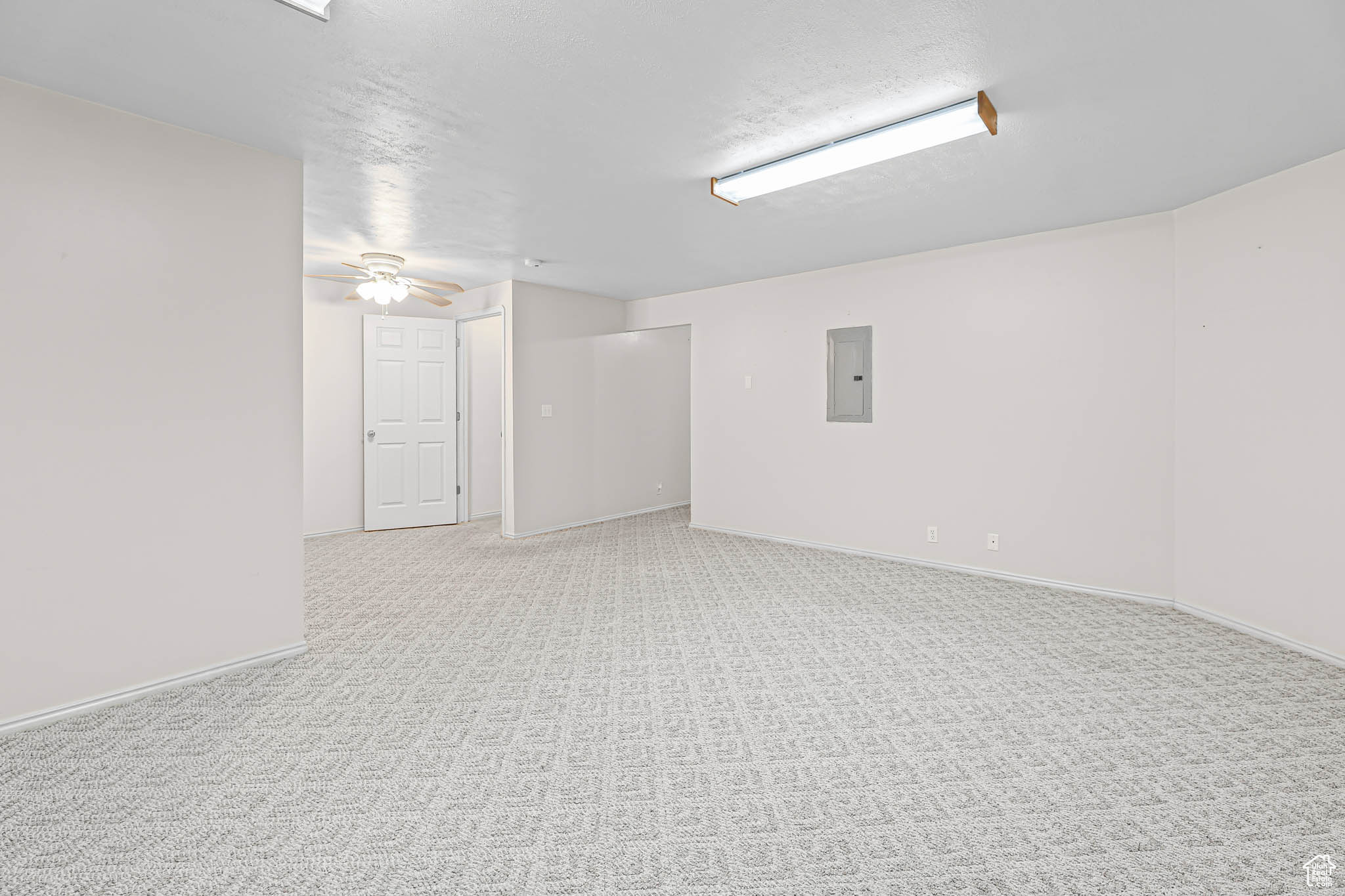 THE OAKS AT DEER HOLLOW AMD - Residential