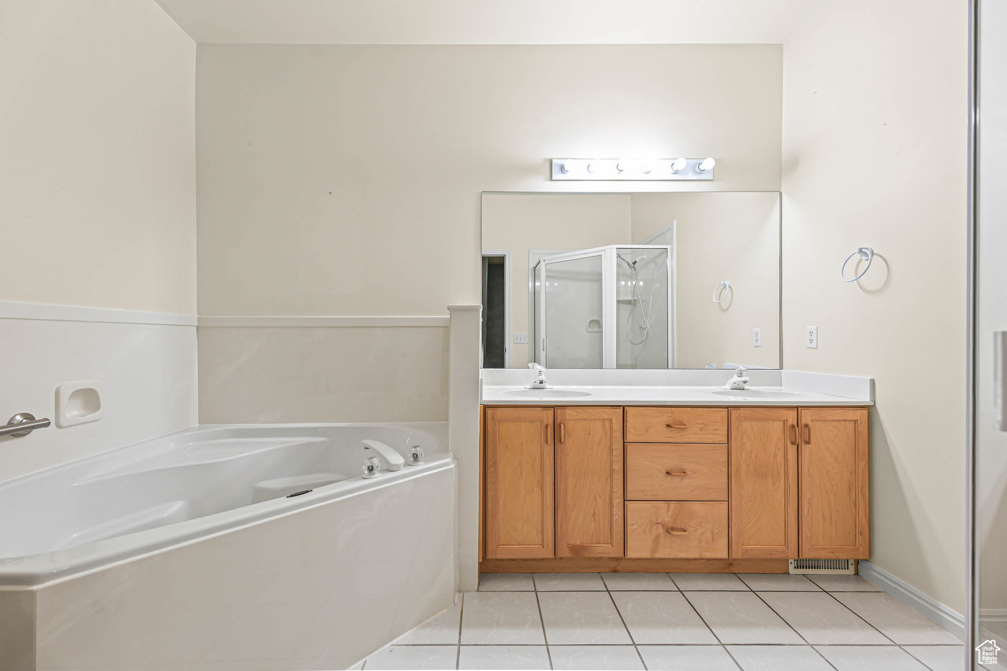 THE OAKS AT DEER HOLLOW AMD - Residential