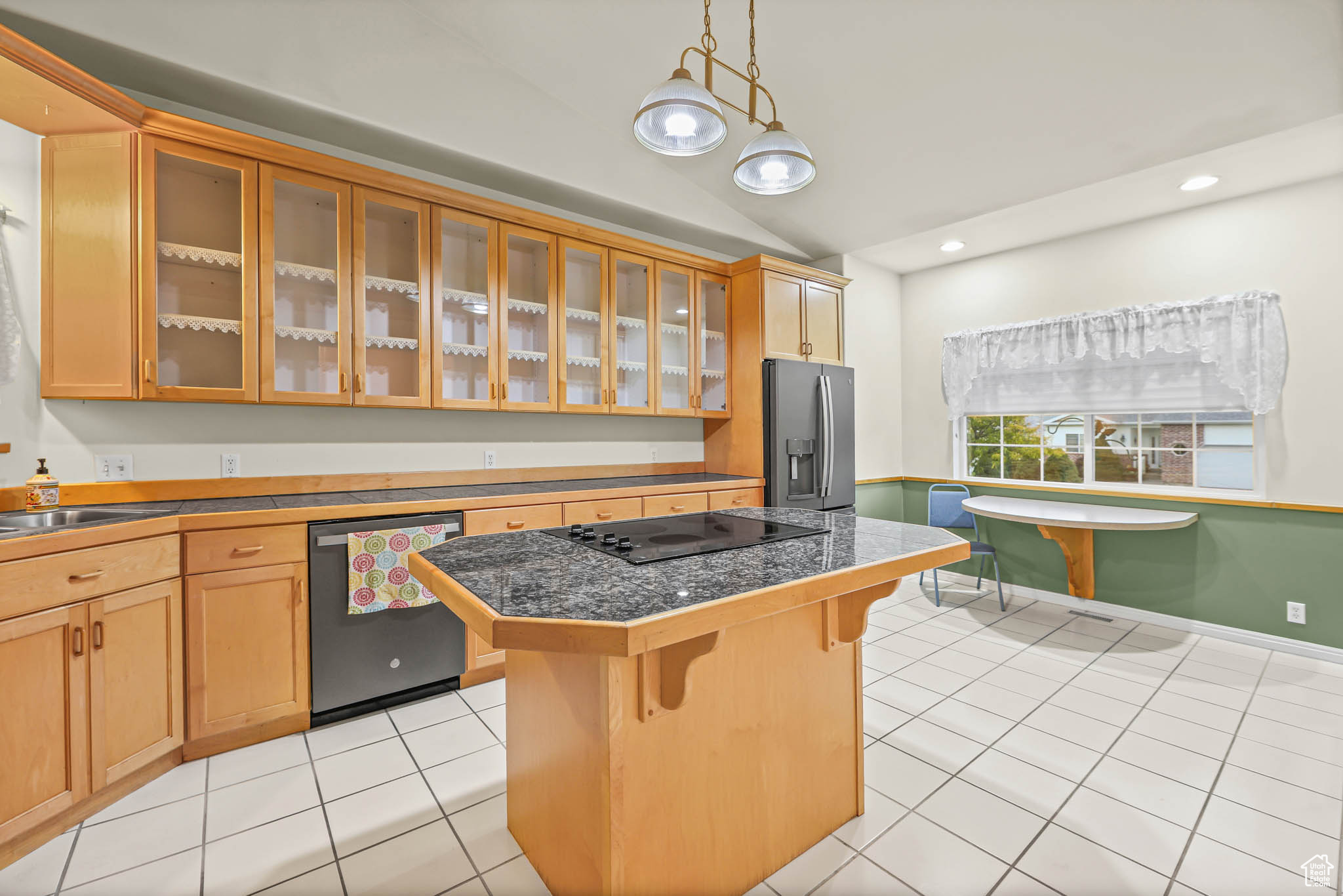 THE OAKS AT DEER HOLLOW AMD - Residential