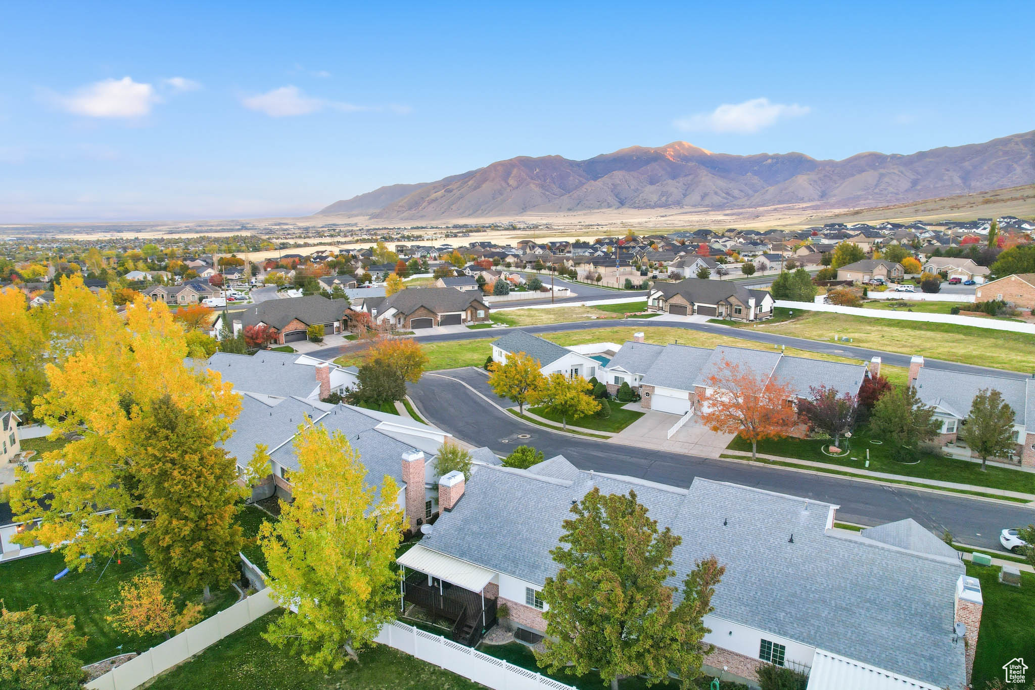 THE OAKS AT DEER HOLLOW AMD - Residential