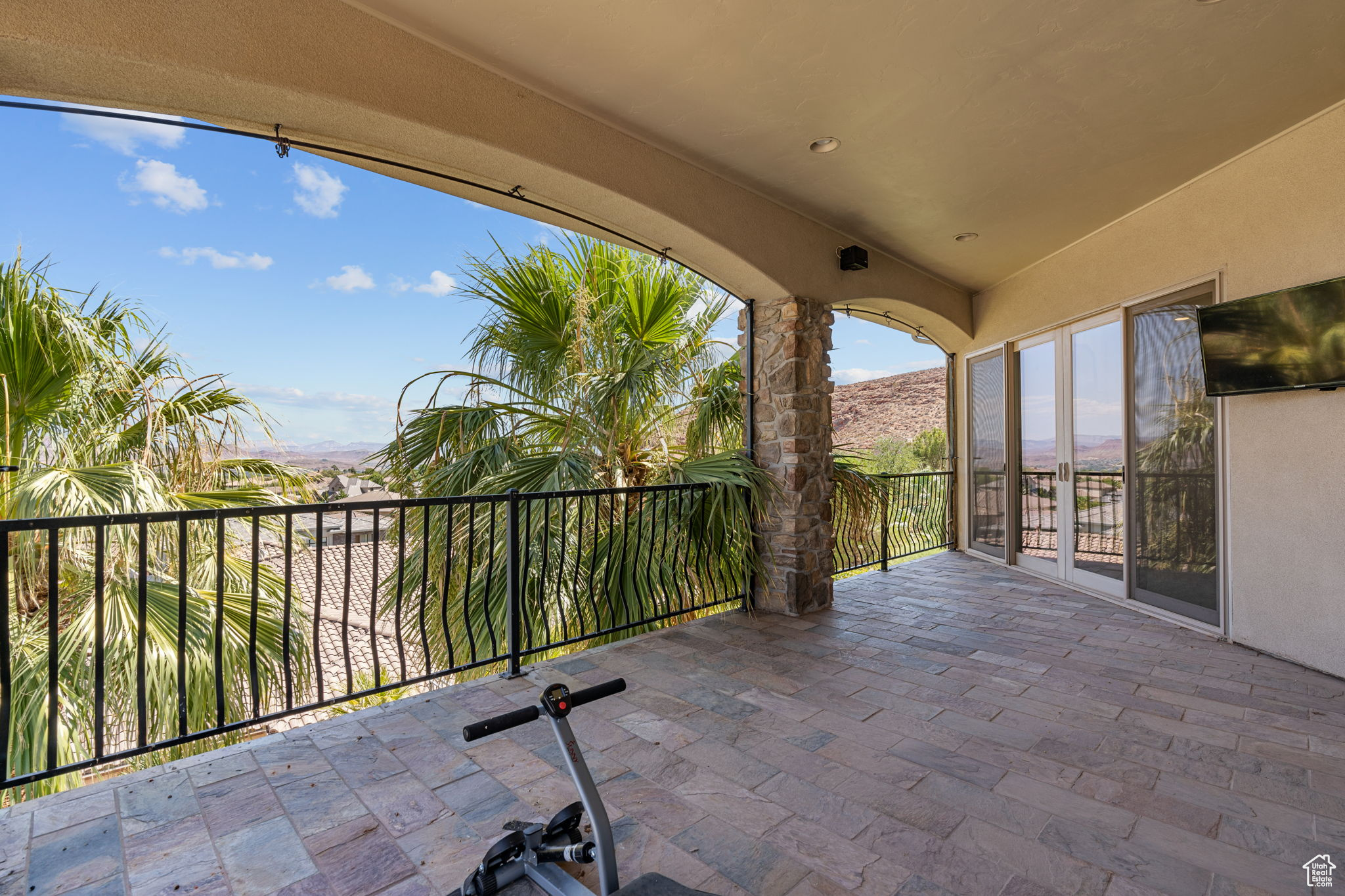 NORTHBRIDGE ESTATES - Residential