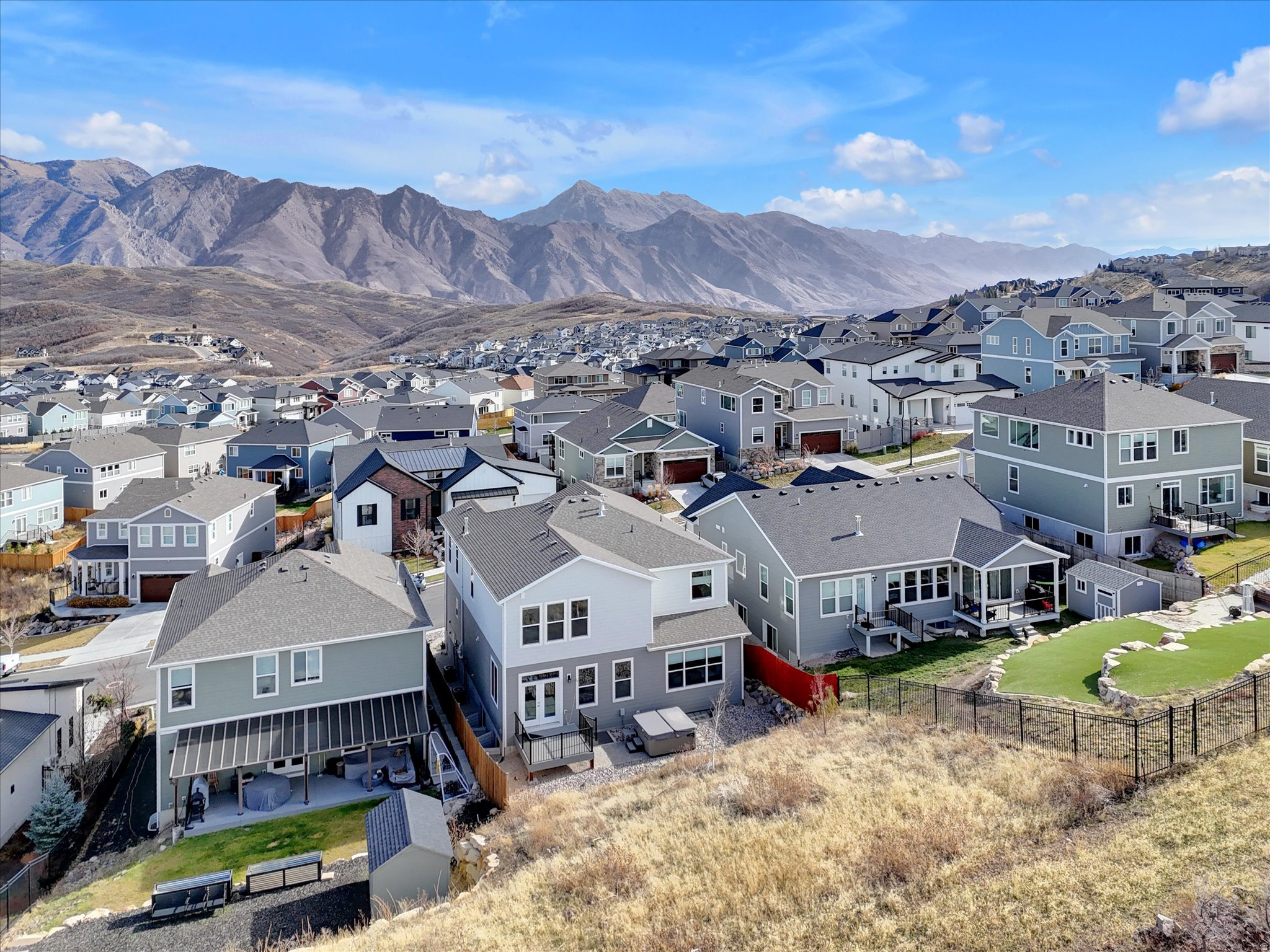 SUNCREST/EDELWEISS - Residential