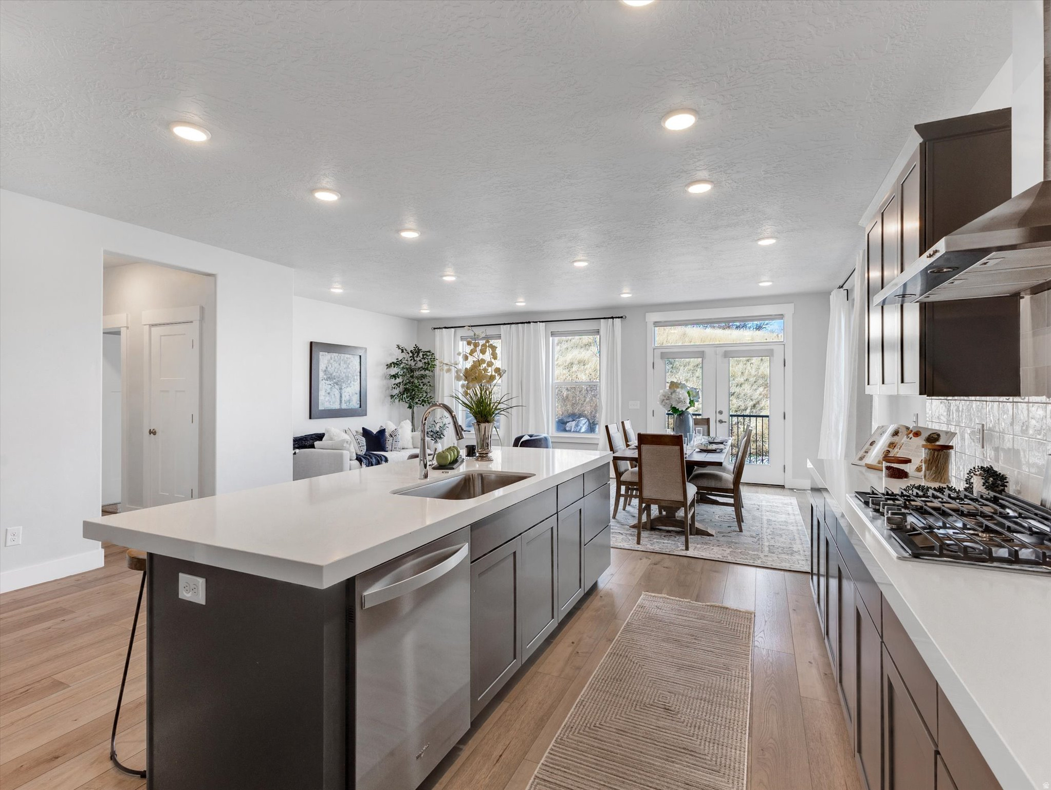 SUNCREST/EDELWEISS - Residential