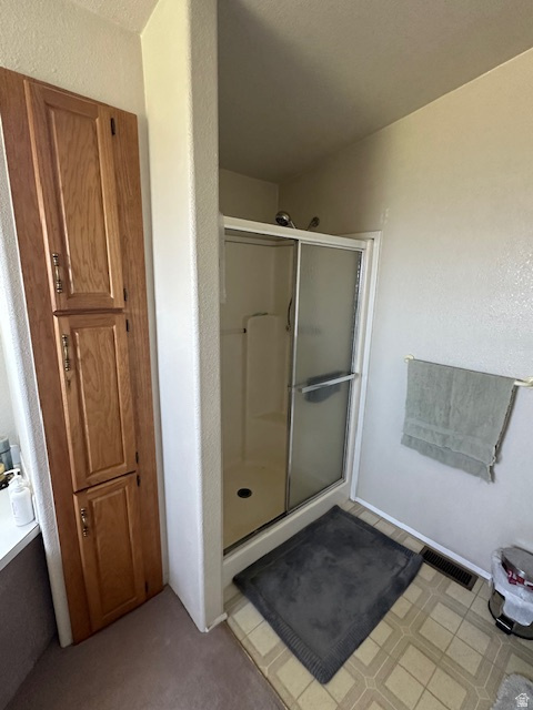 WHISPERING PINES - Residential