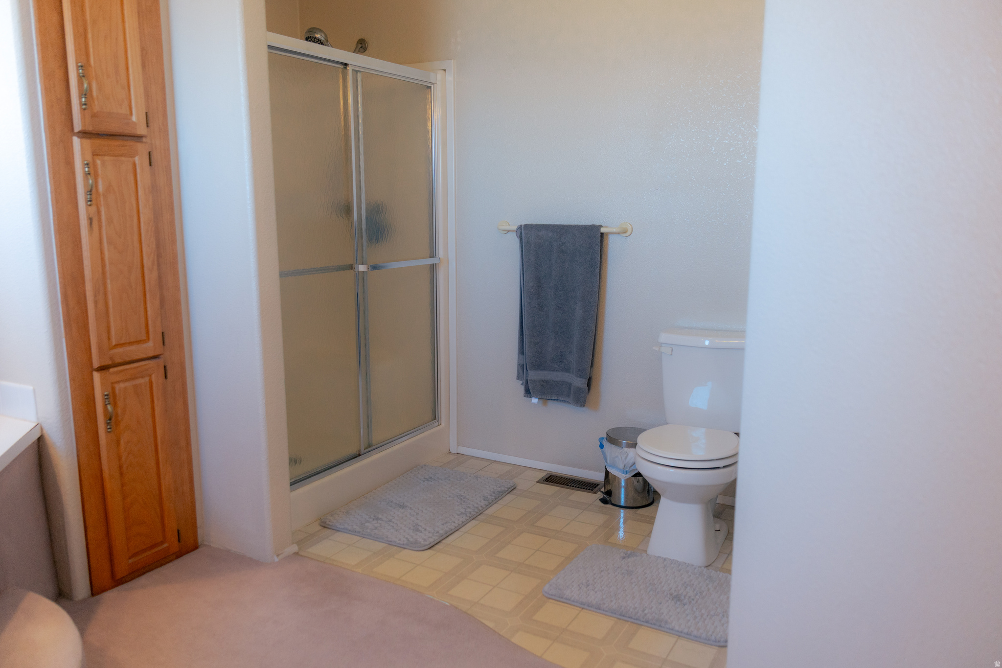 WHISPERING PINES - Residential