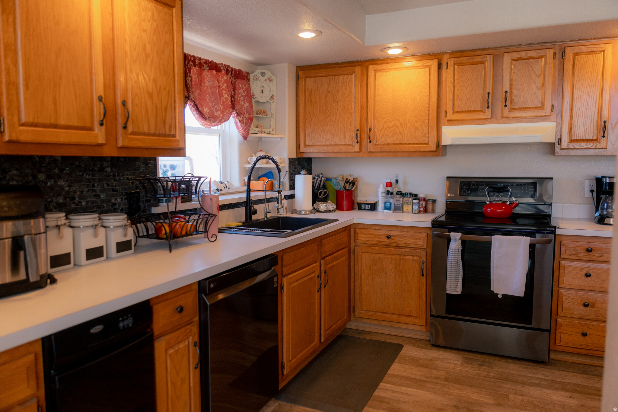 WHISPERING PINES - Residential