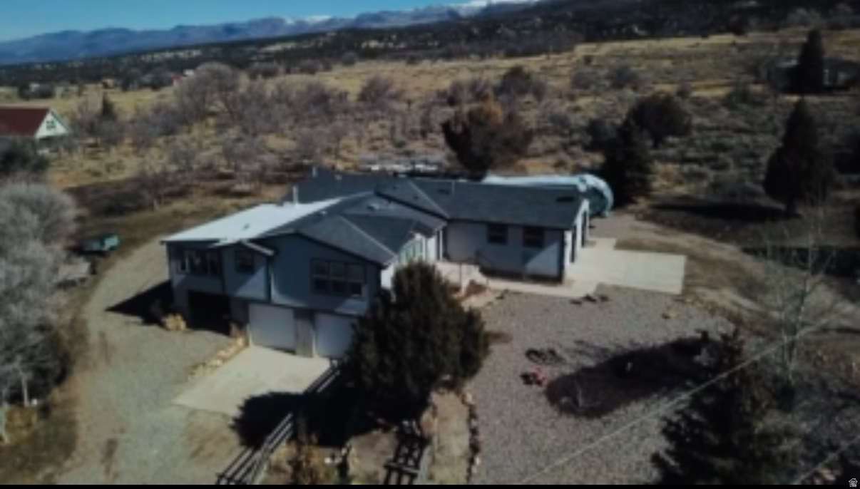 WHISPERING PINES - Residential