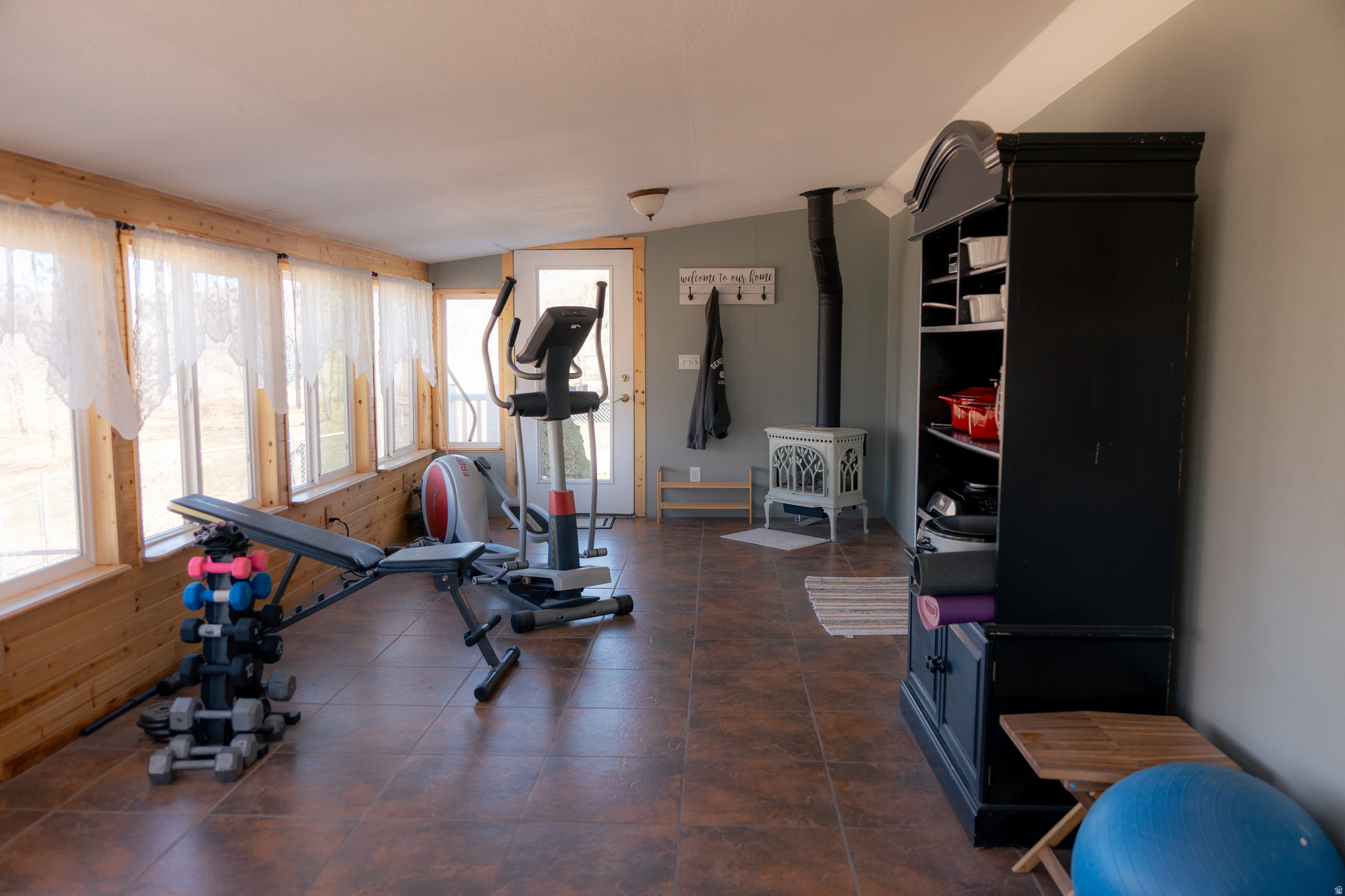 WHISPERING PINES - Residential