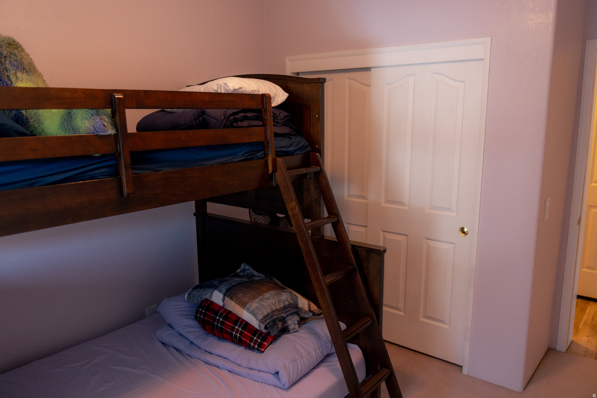 WHISPERING PINES - Residential