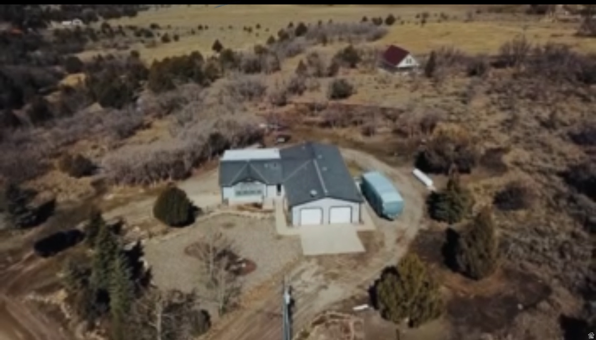 WHISPERING PINES - Residential