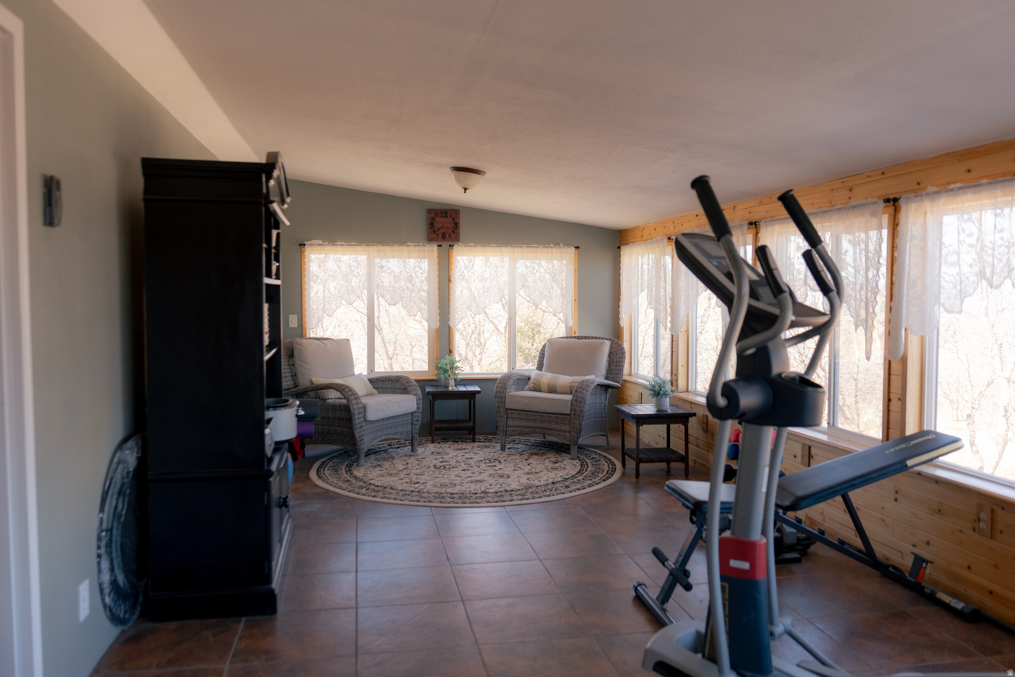 WHISPERING PINES - Residential