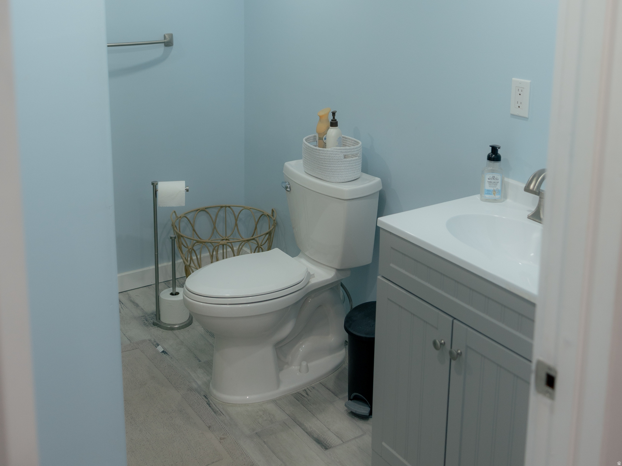 WHISPERING PINES - Residential