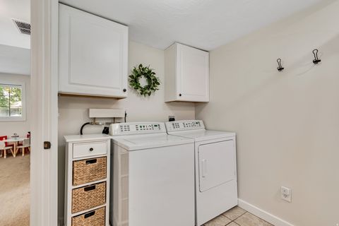 Tiny photo for 1493 W PEBBLECREEK DR, Layton, UT 84041 (MLS # 2149357)