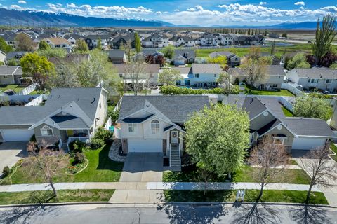 Tiny photo for 1493 W PEBBLECREEK DR, Layton, UT 84041 (MLS # 2149357)
