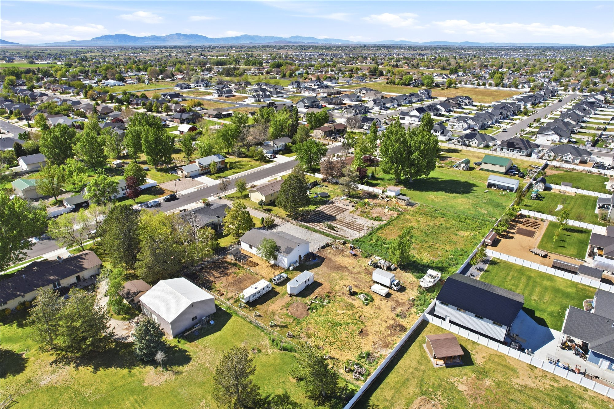 VALLEY WEST RANCHES - Residential