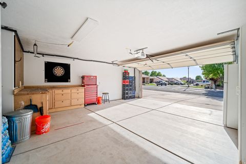 Tiny photo for 455 N 2680 W, Hurricane, UT 84737 (MLS # 2147578)