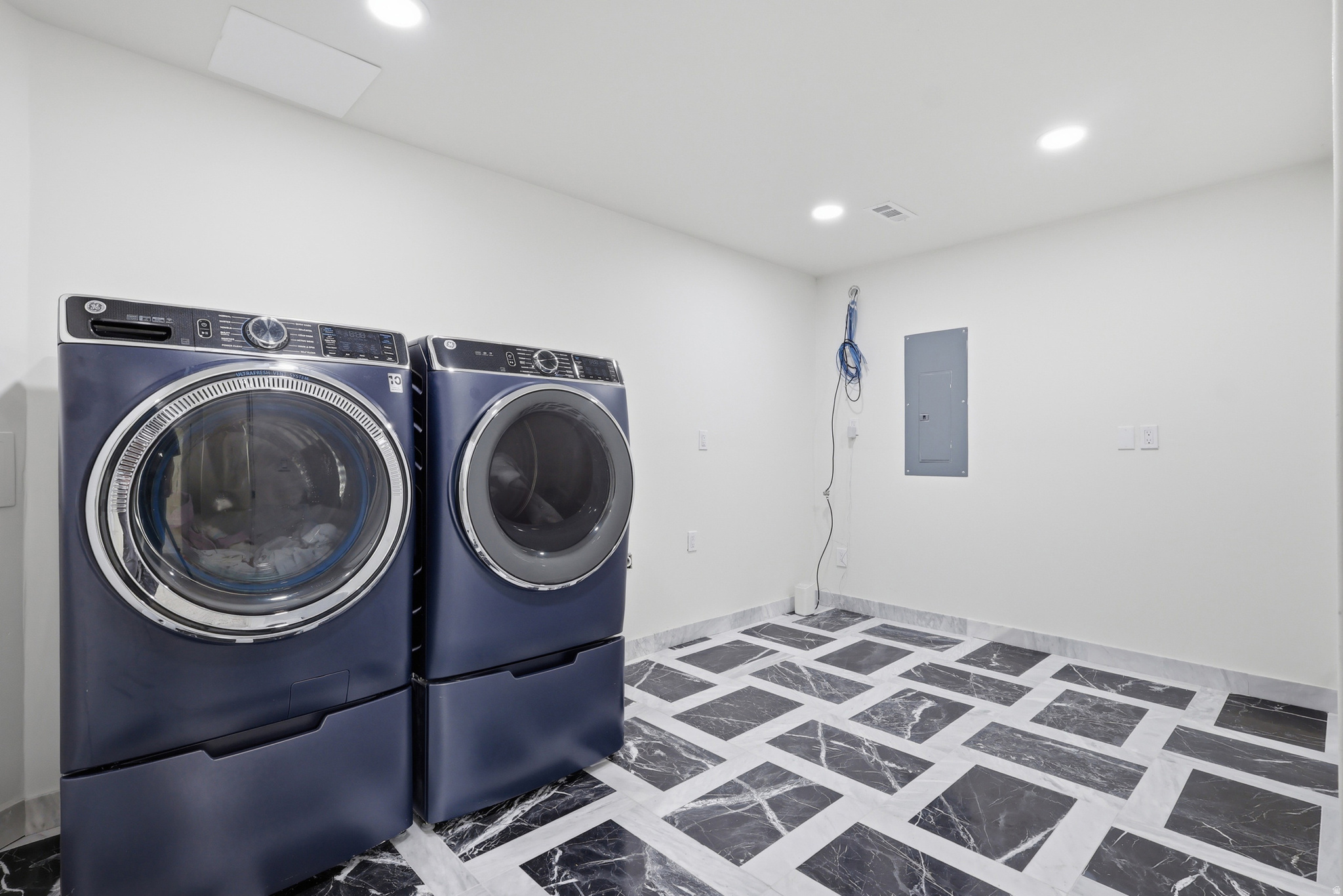 WHITING FARMS - Residential