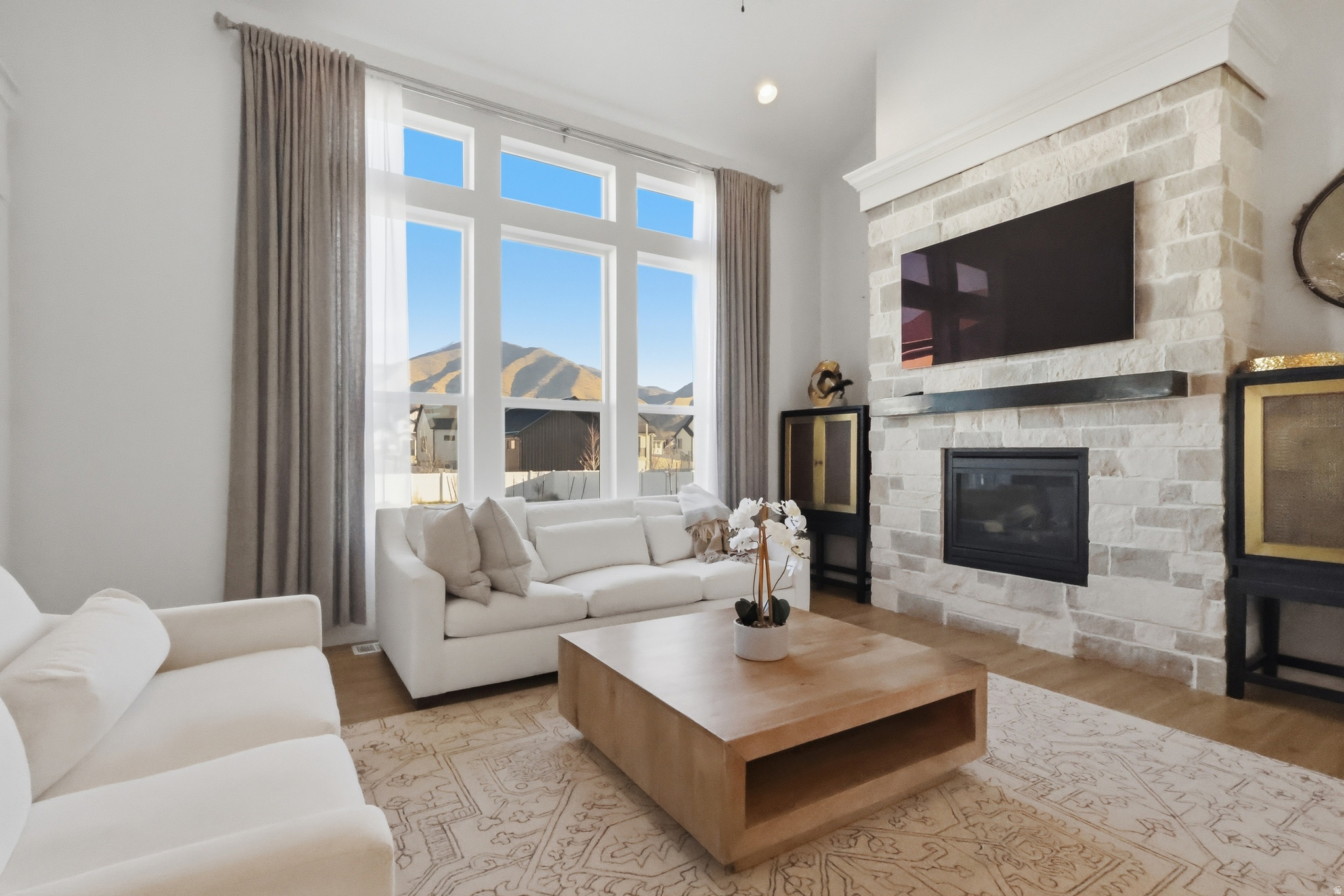 WHITING FARMS - Residential