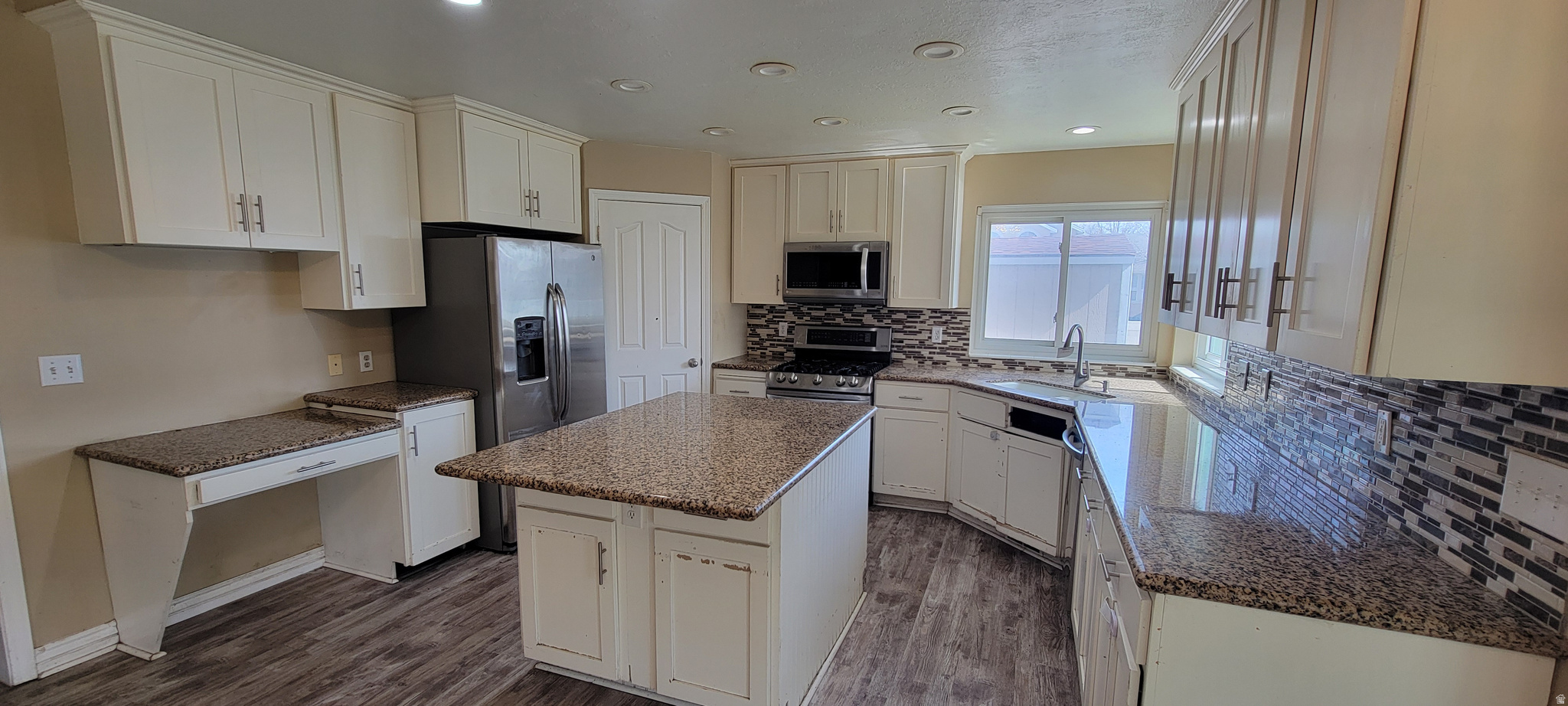 MEADOWS - Residential