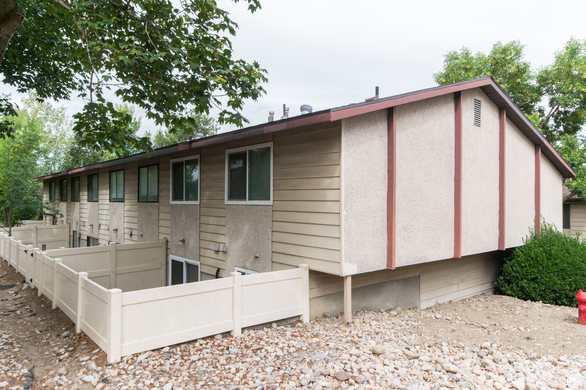 BELMONT TERR - Residential