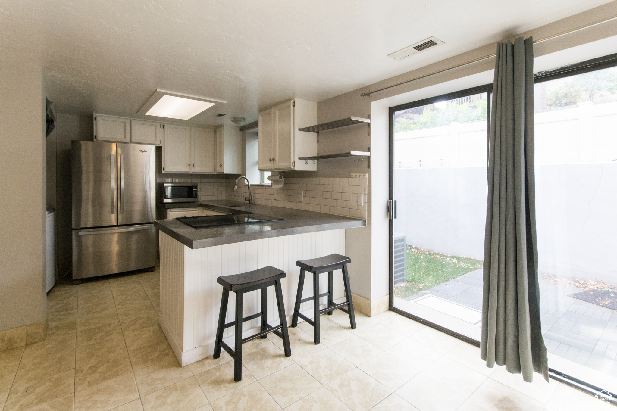 BELMONT TERR - Residential