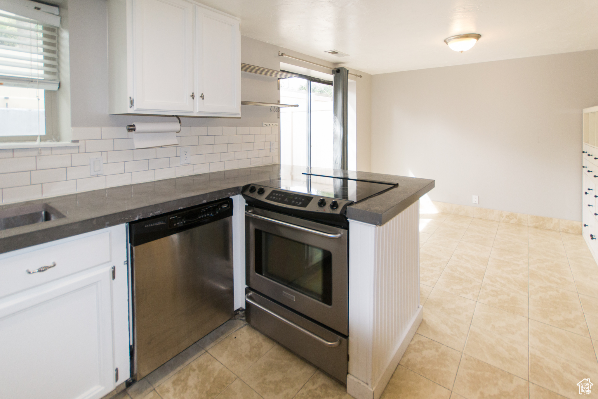 BELMONT TERR - Residential