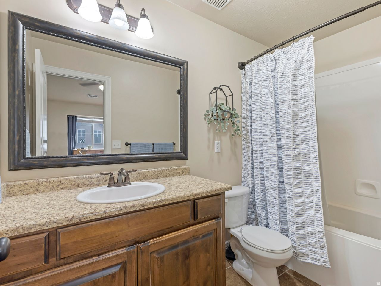 MAPLEWOOD - Residential