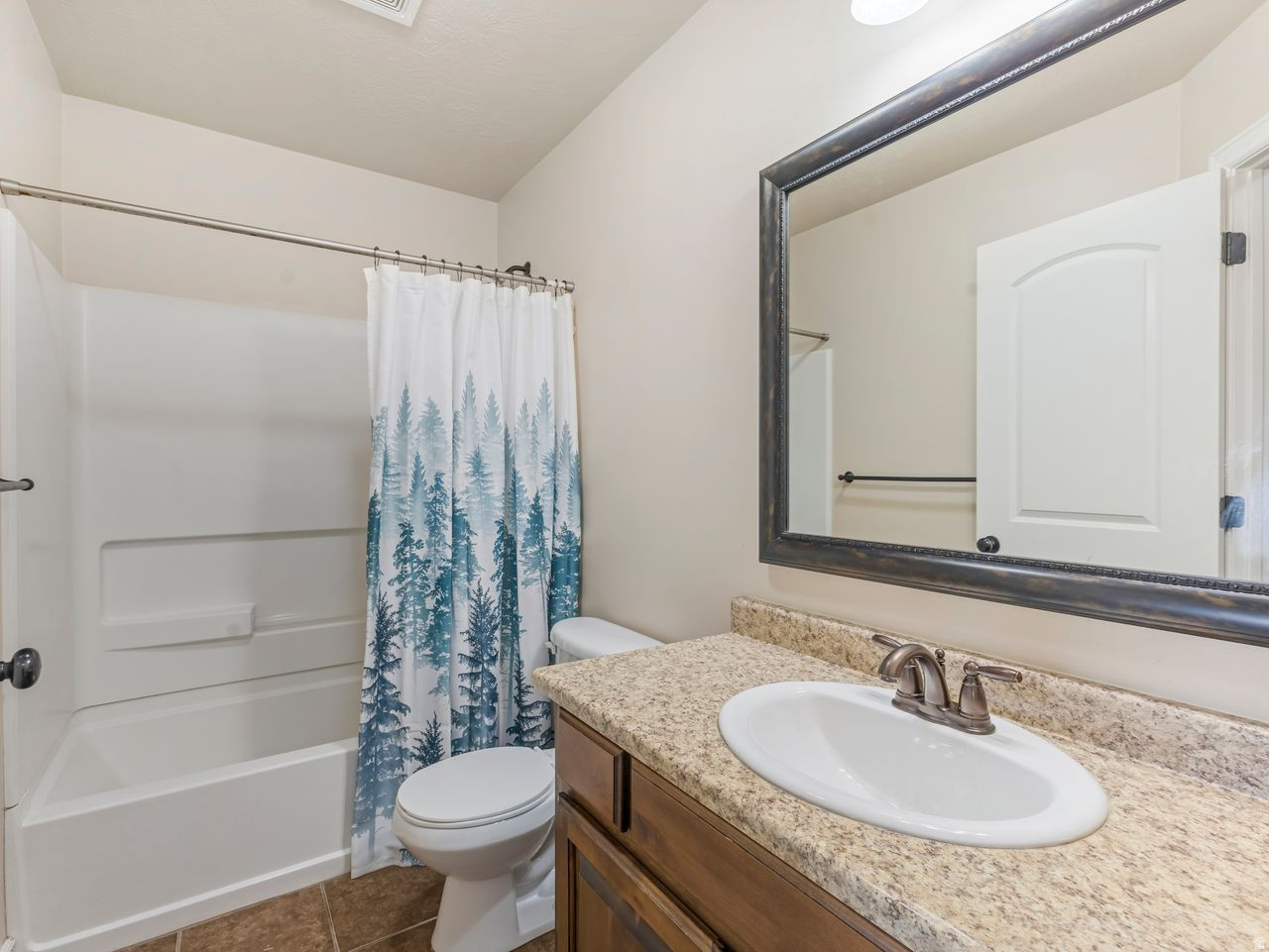 MAPLEWOOD - Residential