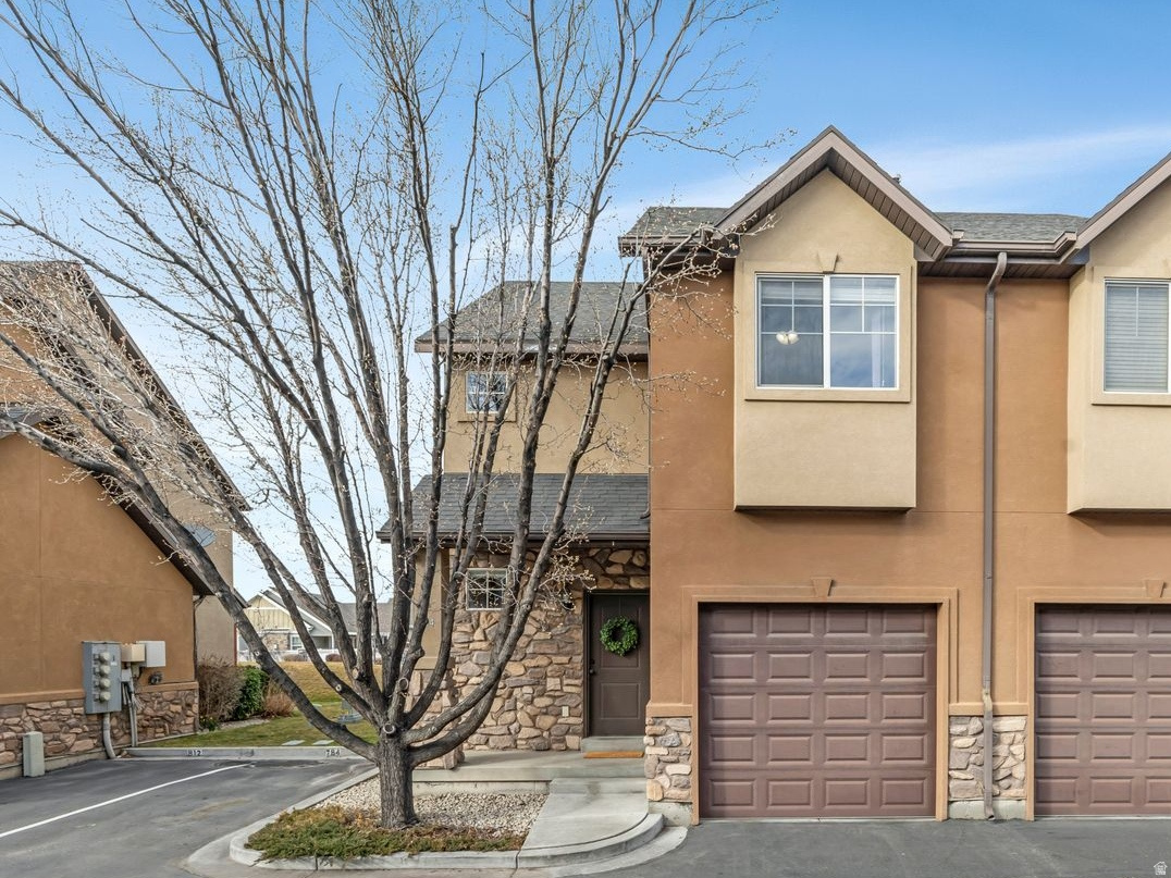 MAPLEWOOD - Residential