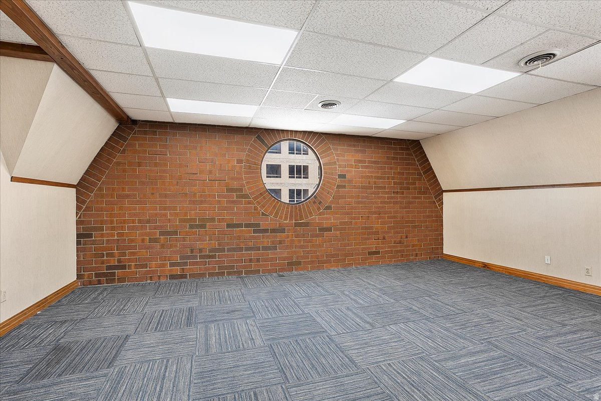 BAMBERGER SQUARE - Commercial Lease