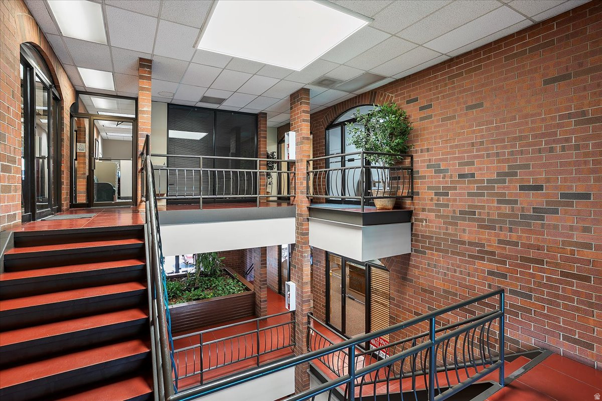 BAMBERGER SQUARE - Commercial Lease