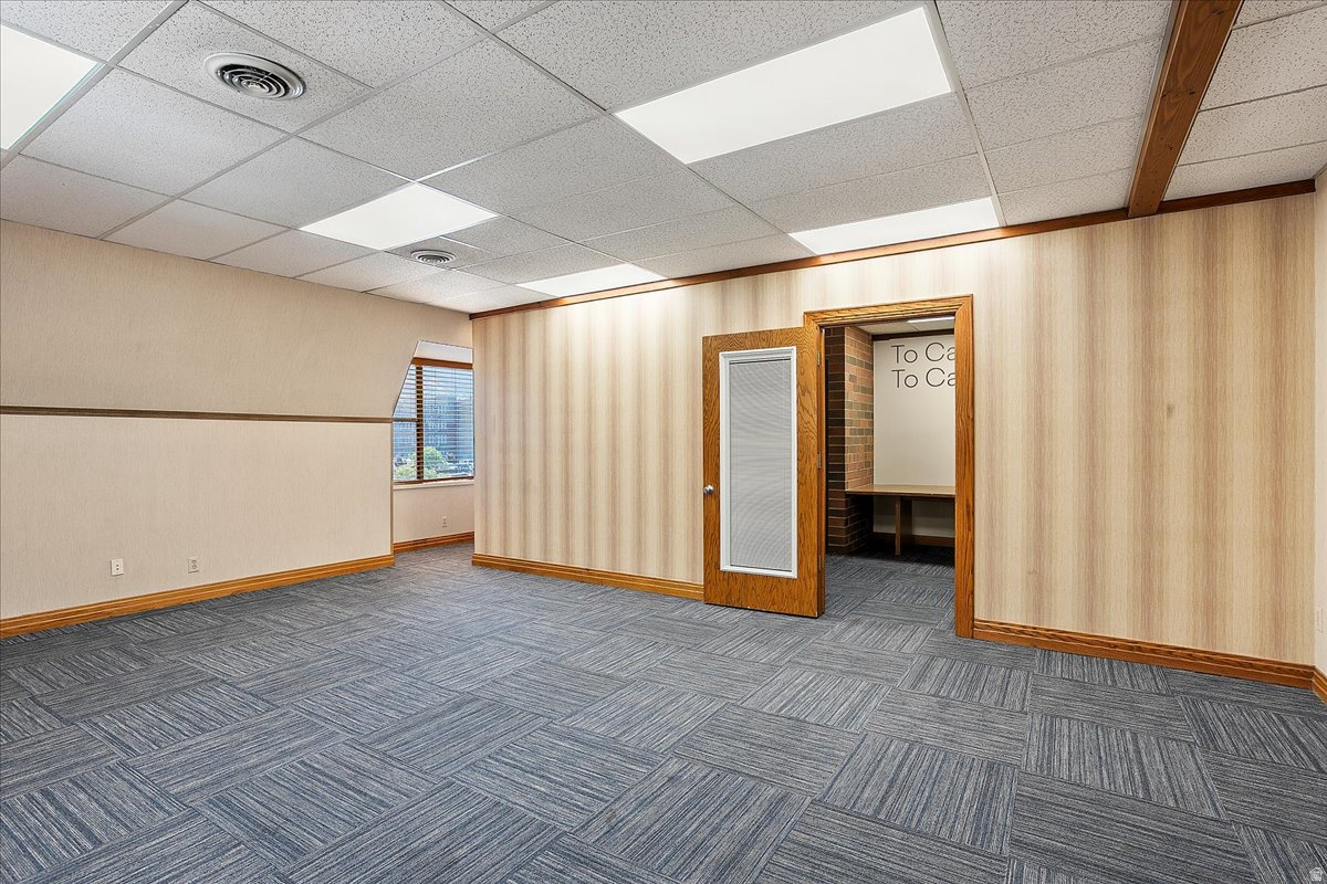 BAMBERGER SQUARE - Commercial Lease