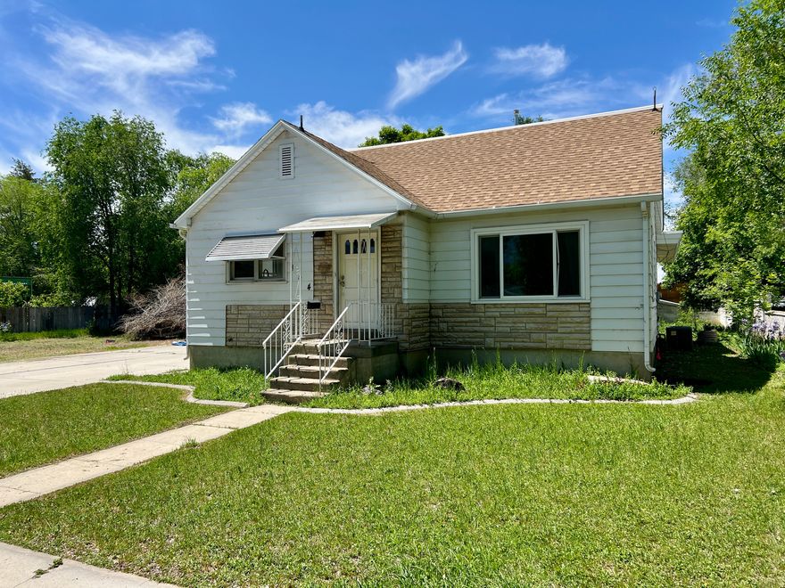 Beautifully updated home with brand-new flooring and paint, a remodeled kitchen, updated plumbing and electrical, and a newly replaced section of the roof. Includes a full basement apartment, perfect for extra income, guests, or multi-generational living. A versatile home designed for every stage of life.