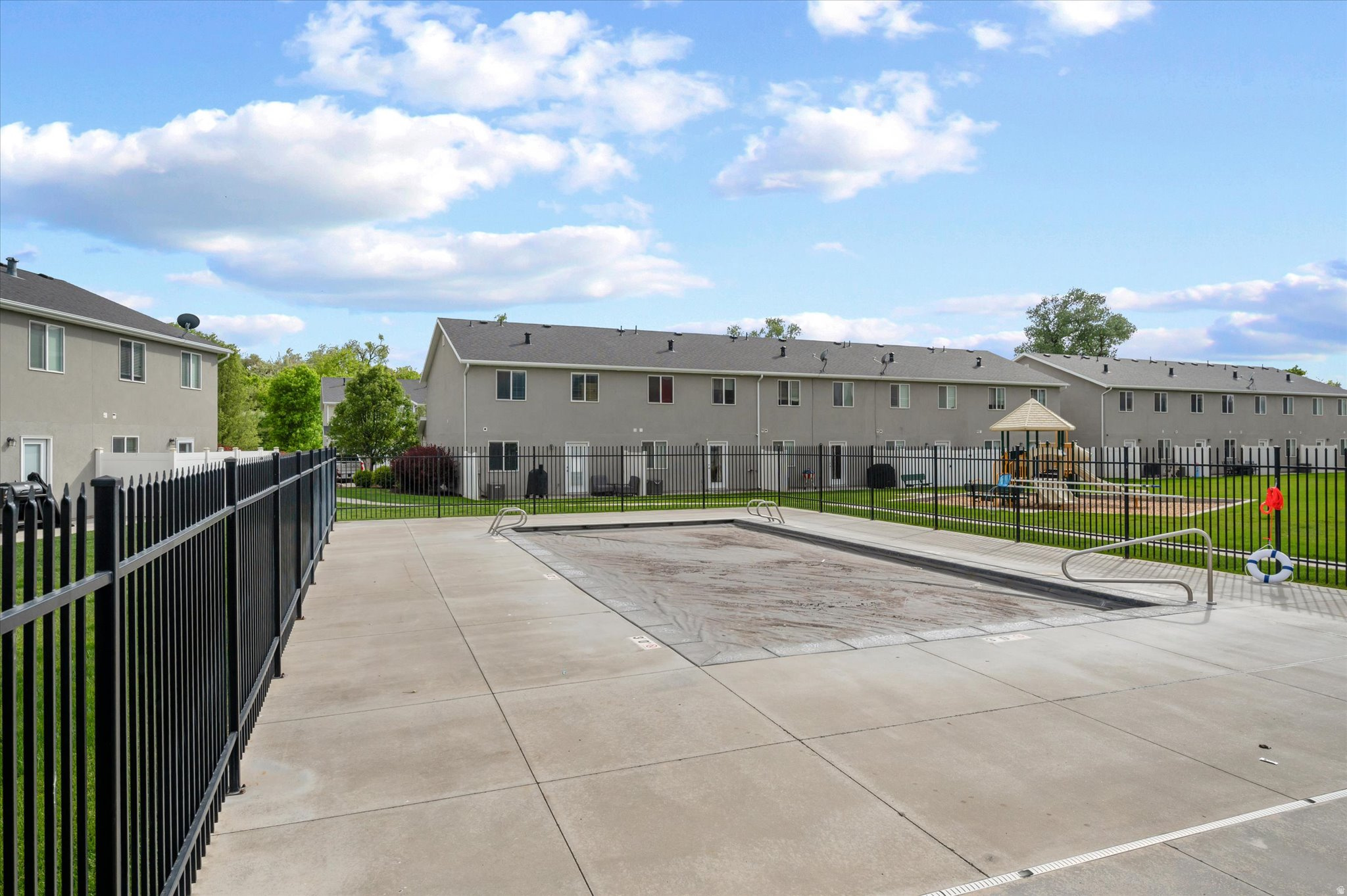 CAMELOT COVE - Residential