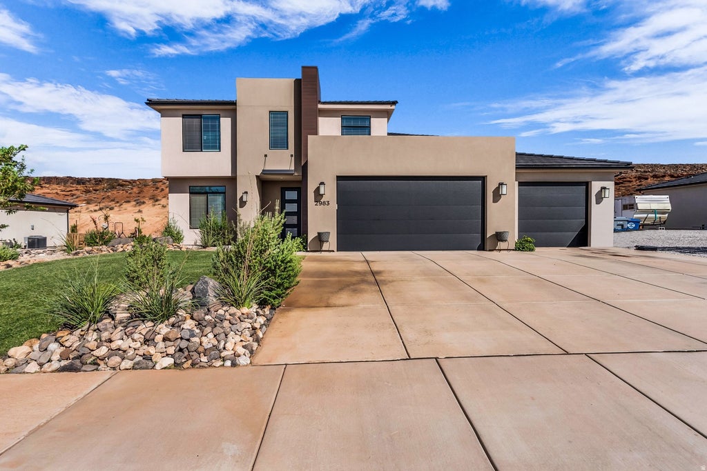 Photo of 2983 S MAPLECREST DR, Saint George, UT 84790 (MLS # 2183489)