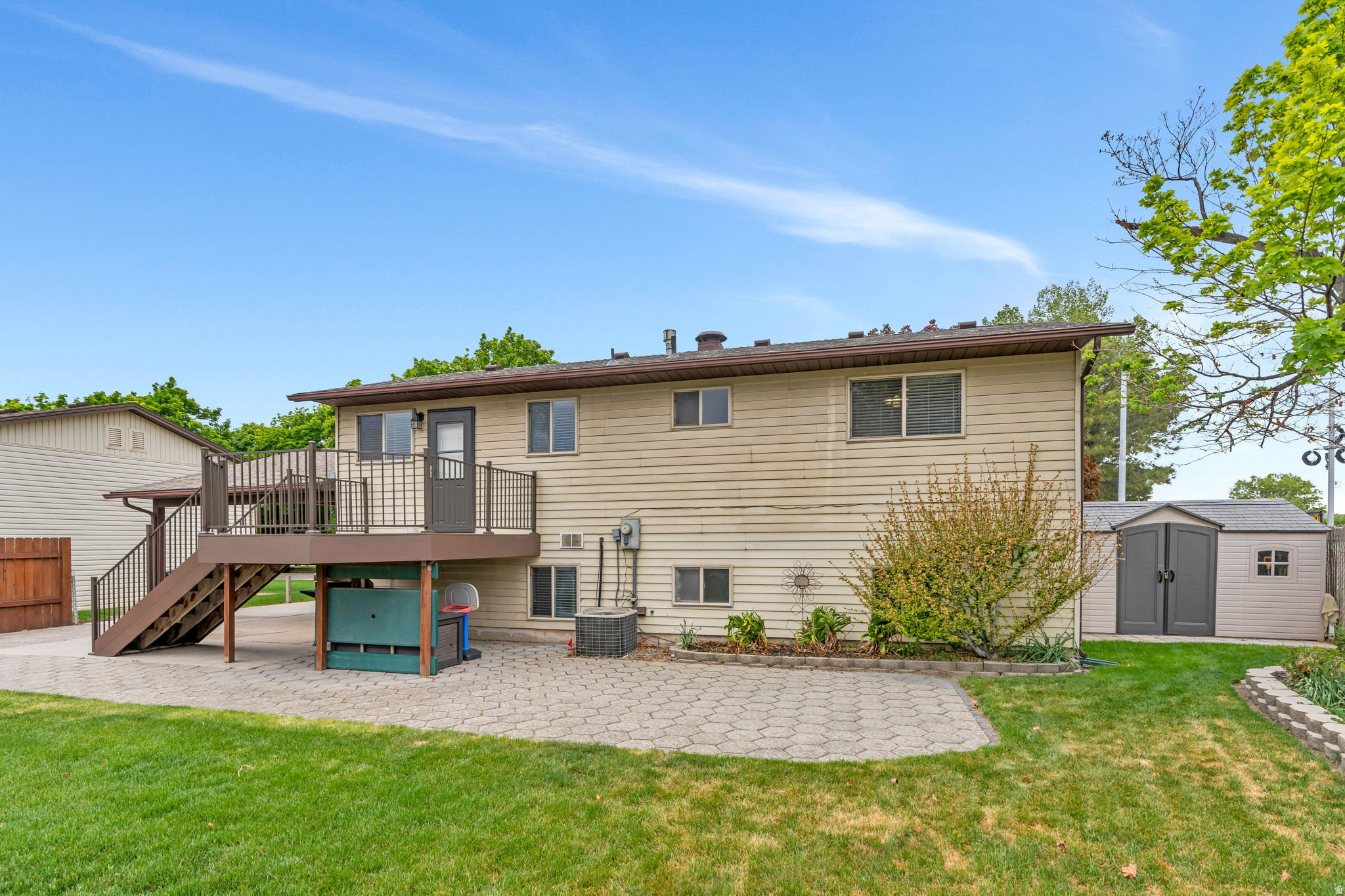 MOUNTAIN MEADOW - Residential